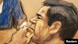 El acusado narcotraficante mexicano Joaquín "El Chapo" Guzmán, durante el juicio que se adelanta en su contra, en Nueva York.