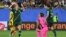 Les attaquantes australiennes Caitlin Foord (G) et Samantha Kerr après leur 4e but lors du match Jamaïque / Australie de la Coupe du Monde Féminine de Football le 18 juin 2019 à Grenoble en France.