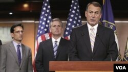 Ketua DPR AS John Boehner dan para anggota DPR AS yang dikuasai partai Republik menyetujui RUU pemotongan anggaran (19/7).