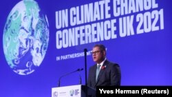 Presiden COP26 Alok Sharma memberi kata sambutan dalam KTT Perubahan Iklim PBB (COP 26) di Glasgow, Skotlandia. 