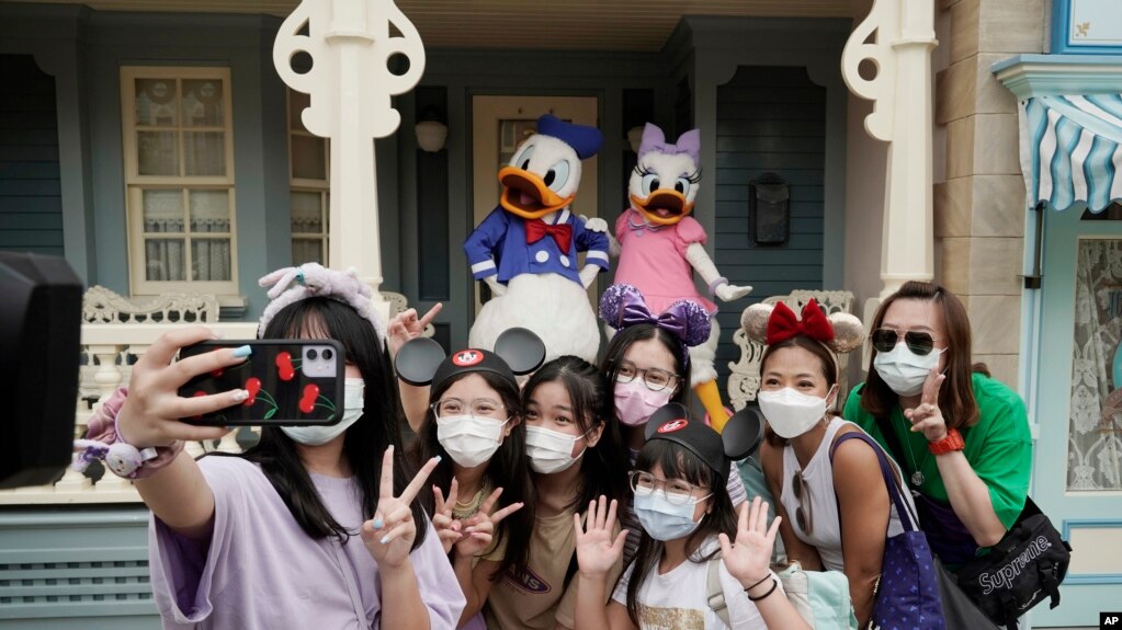 APTOPIX Virus Outbreak Hong Kong Disneyland(photo:VOA)