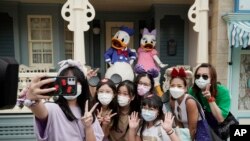 APTOPIX Virus Outbreak Hong Kong Disneyland
