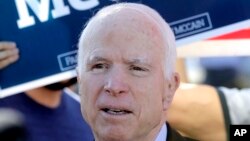 El senador John McCain presentará su nuevo libro sobre sus memorias el 22 de mayo de 2018.