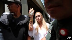 La activista política venezolana Lilian Tintori durante una manifestación en Venezuela.