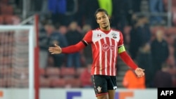 Le défenseur néerlandais de Southampton Virgil van Dijk après le match du groupe K de l'UEFA Europa League contre Hapoel Beer Sheva à Southampton, Angleterre, 8 décembre 2016.