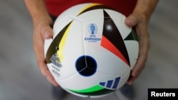 Avrupa Futbol Şampiyonası bu akşam Almanya ile İskoçya arasında oynanacak maçla başlıyor.