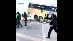玻利维亚发生巴士相撞事故造成至少33人死亡 