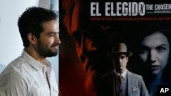 El actor mexicano Alfonso Herrera durante una conferencia de prensa para promocionar la película "El Elegido', que se estrenará en Netflix.