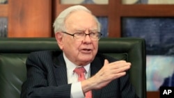 Warren Buffett posee la cuarta mayor fortuna del mundo, con un patrimonio de $76.500 millones de dólares.