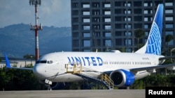 រូបឯកសារ៖ យន្តហោះ Boeing 737 MAX 9 ត្រូវបានហាមហោះហើរ ខណៈអ្នកដំណើរ​ព្យាយាម​កក់​សំបុត្រ​ពី​ក្រុមហ៊ុន​អាកាសចរ​ United Airlines 