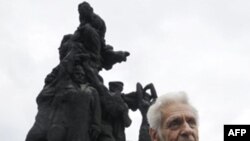 Памятник жертвам Бабьего Яра