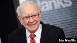 Tỷ phú Mỹ Warrent Buffet tặng 57 tỷ đô la cho các quỹ từ thiện trong nhiều năm nay.