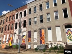An entire block of vacant row houses in West Baltimore, within the 7th Congressional District of Representative Elijah Cummings. (VOA/C. Presutti)