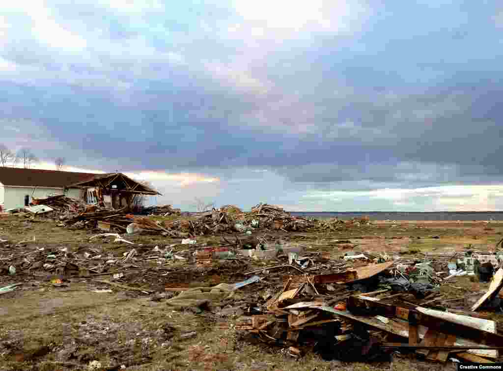 Wreckage on the coast of New Jersey from Hurricane Sandy, October 2012. (Credit: spleeness)