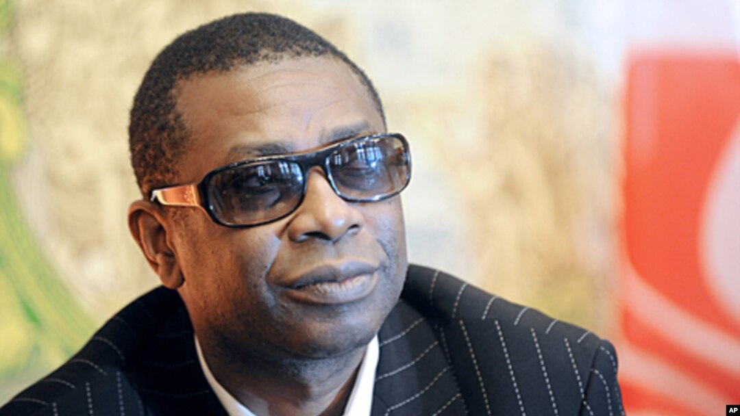 World-renowned Senegalese singer Youssou Ndour announced that he was running for president against incumbent Abdoulaye Wade in February 26 elections, (File).
