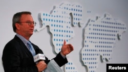 El presidente ejecutivo de Google Inc, Eric Schmidt, habló en una entrevista con “The Wall Street Journal”, sobre el supuesto espionaje de la NSA a los centros de datos de su compañía.