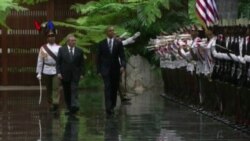 Pertemuan Bersejarah Obama dan Castro
