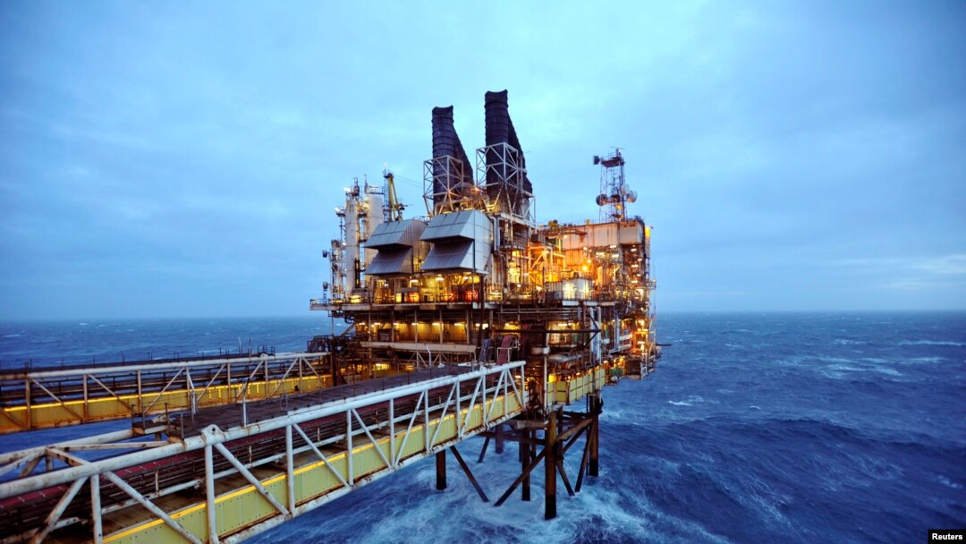Anjungan produksi minyak lepas pantai milik BP di North Sea, 100 mil timur Aberdeen, Skotlandia, 24 Februari 2014. (Foto:BP)