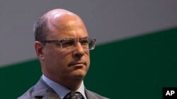 Gubernur Rio de Janeiro Wilson Witzel menghadiri upacara pelantikan presiden perusahaan minyak milik negara Petrobras, Roberto Castello Branco, di Rio de Janeiro, Brazil, 3 Januari 2019.