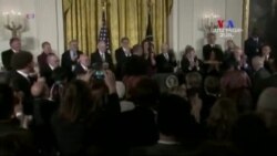 Բարաք Օբաման 21 անձանց հանձնեց երկրի քաղաքացիական բարձրագույն պարգեւները