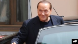 Los abogados de Berlusconi dijeron que la absolución va "más allá de nuestras mejores previsiones".