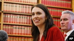 Bà Jacinda Ardern phát biểu trước báo giới ở Wellington, New Zealand, ngày 19/10/2017.