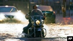 Une rue inondée d'Oklahoma City