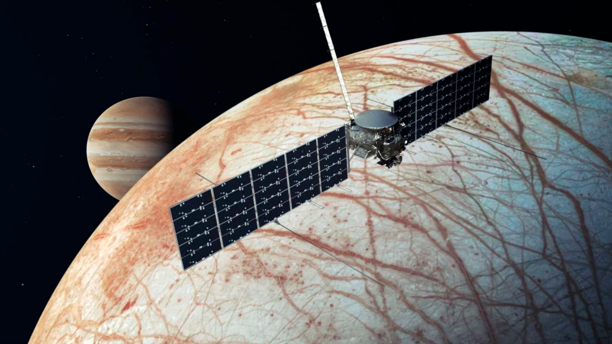 NASA’s Europa Clipper spacecraft will scour Jupiter moon for the ingredients for life 