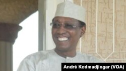 Le président tchadien Idriss Déby Itno à Amdjarass, Tchad, 21 mars 2017. (VOA/André Kodmadjingar)