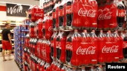 Coca-Cola informó el mes pasado una caída del 28% en las ventas en el trimestre "más desafiante" del año.