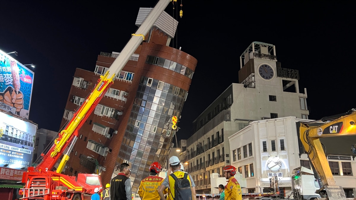 台湾强震造成至少9人死亡，蔡英文指示一切以救人为先