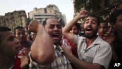 示威群眾繼續反對沙菲克參選。