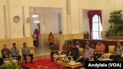 Suasana pertemuan konsultasi antara Presiden Jokowi dengan para pimpinan lembaga negara di Istana Negara Jakarta, 19 Januari 2016 (Foto: VOA/Andylala).