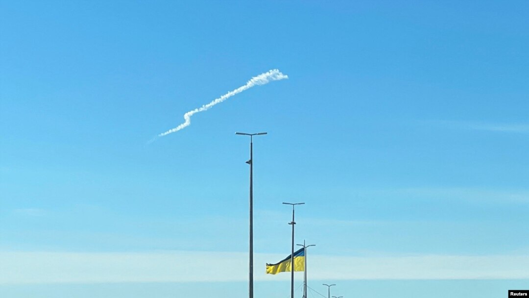 Небо над Киевом (архивное фото) 