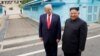 ARCHIVO - El presidente de EE.UU., Donald Trump y el líder de Corea del Norte, Kim Jong Un se reúnen en la zona desmilitarizada que separa las dos Coreas en Panmunjon, Corea del Sur, el 30 de junio de 2019. Reuters/Kevin Lamarque.