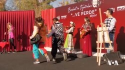 Şanoyên Enqerê Piştî Şahîyekê Perdên Xwe ji Temaşevanan re Vedikin