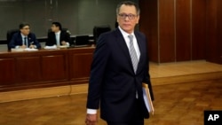 El exvicepresidente de Ecuador, Jorge Glass llega a la Corte Suprema en Quito, para apelar su condena de prisión de seis años por corrupción relacionada con el escándalo Odebrecht. Mayo 23, 2019.