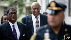 Bill Cosby arrives for his sexual assault trial at the Montgomery County Courthouse in Norristown, Pennsylvania, June 5, 2017. 