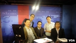 VOA's Thai Service on TV studio set. From left to right: Chamroen Tansomboon, Rattaphol Onsanit, Songphot Suphaphon, Pinitkarn Tulachom, and Service Chief, Nittaya Maphungphong.