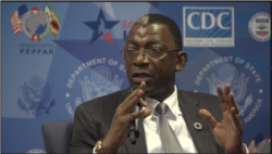 Eddie Rowe, head of the World Food Program in Zimbabwe, addresses poverty and food insecurity, in Harare, Sept. 24, 2019. (C. Mavhunga/VOA)