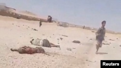 حمله موشکی حوثی‌ها به مرکز آموزشی علم در استان شبوه در شرق صنعاء پایتخت یمن - دوشنبه ۲۷ مهر