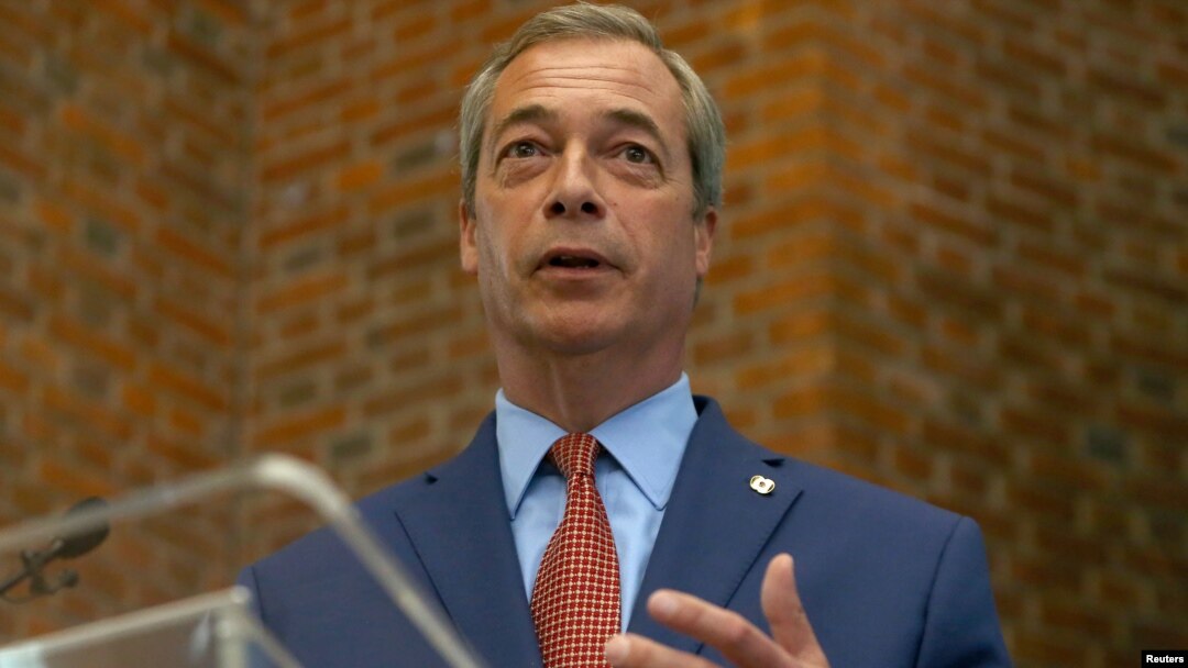 Pemimpin Partai Kemerdekaan Inggris (UKIP), Nigel Farage berbicara kepada media di London (foto: dok).