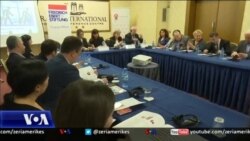 Shumica e mjekëve shqiptarë duan të largohen nga vendi