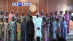 VOA60 AFIRKA: NIGERIA Shugaba Muhammadu Buhari Ya Gana Da 'Yan Matan Chibok 21