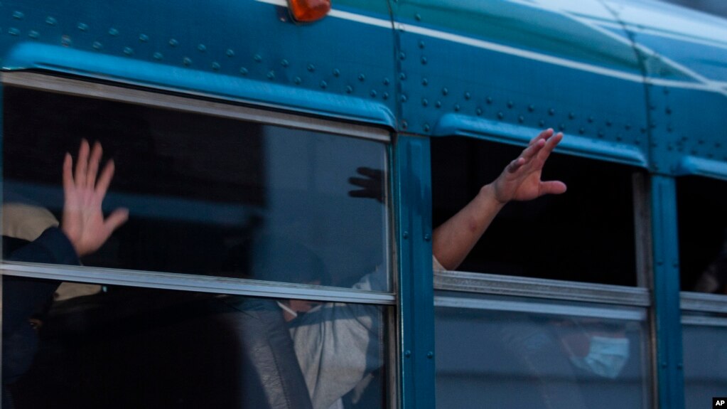 Нелегальных мигрантов депортируют из США в связи с эпидемией коронавируса