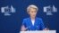 Kepala Komisi Eropa Ursula von der Leyen berbicara dalam KTT Eropa di Brussel, Selasa (4/3). 