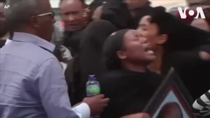 Gia đình khóc thương các nạn nhân vụ rơi máy bay Ethiopia