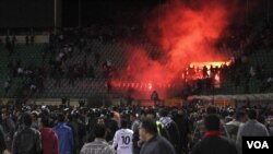 Kerusuhan antar penonton di stadion sepakbola Port Said (1/2) yang menewaskan 74 orang dan lebih dari 1.000 luka-luka.