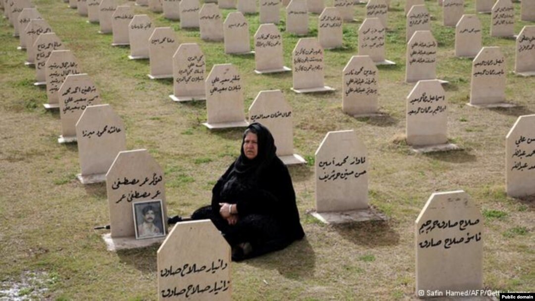Makam para korban serangan gas beracun di Halabja, Irak (foto: dok). 