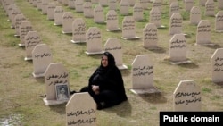 Makam para korban serangan gas beracun di Halabja, Irak (foto: dok). 